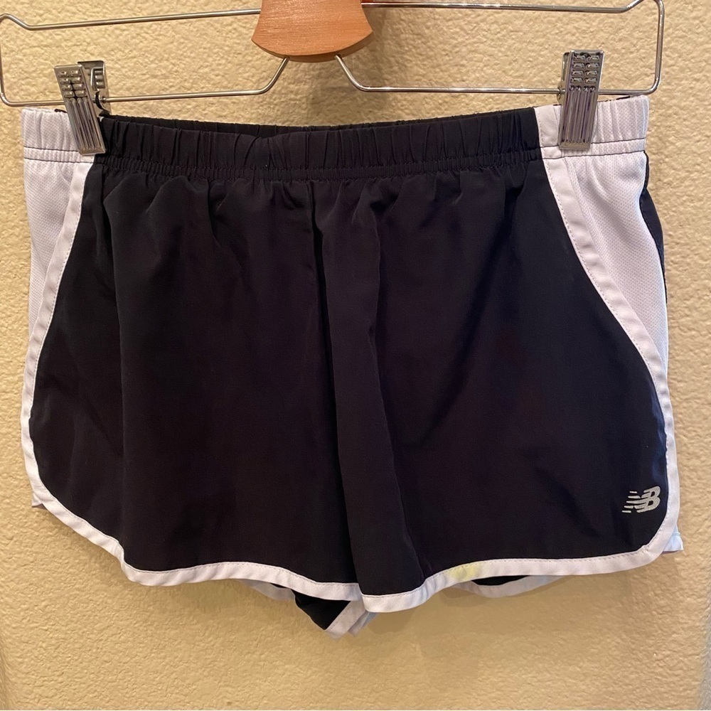NEW BALANCE Women Black White Athletic Lined Shorts Size Small